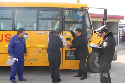 筑牢安全防線 護(hù)航平安學(xué)途——蘭州市紅古區(qū)深化校車駕駛員安全管理培訓(xùn)與規(guī)范運(yùn)營(yíng)紀(jì)實(shí)